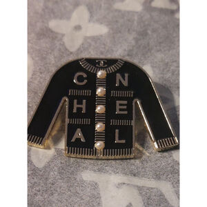 Black & Gold Sweater Brooch